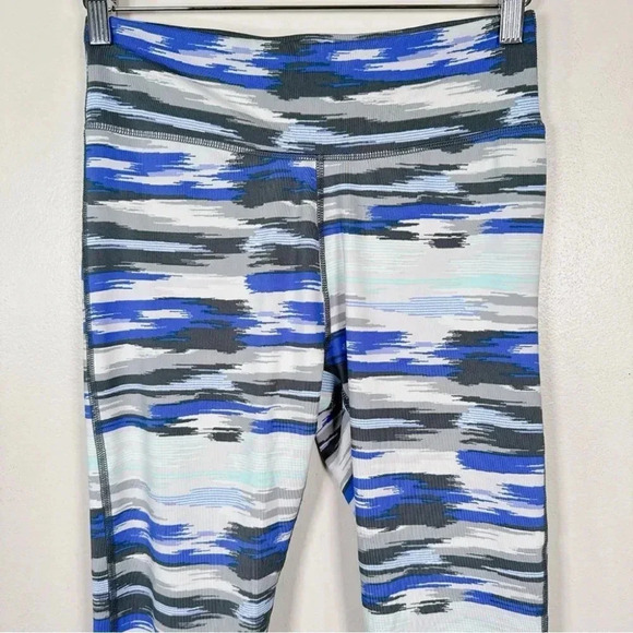 Aerie Womens Size Medium Activewear Compression Capri Legging - Picture 3 of 13